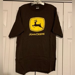 GENUINE JOHN DEERE MENS SIZE LARGE SHORT SLEEVE T-SHIRT